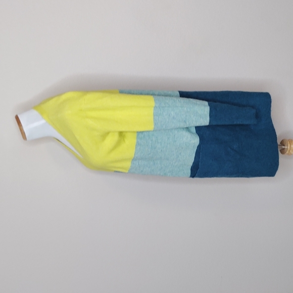 A new day Teal, yellow, and blue extra small - Picture 2 of 8